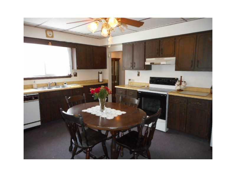 444 Royal Road Chestnut Ridge, PA 15422 - Photo 6 of 25 Kitchen.