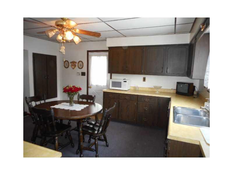 444 Royal Road Chestnut Ridge, PA 15422 - Photo 7 of 25 Kitchen.