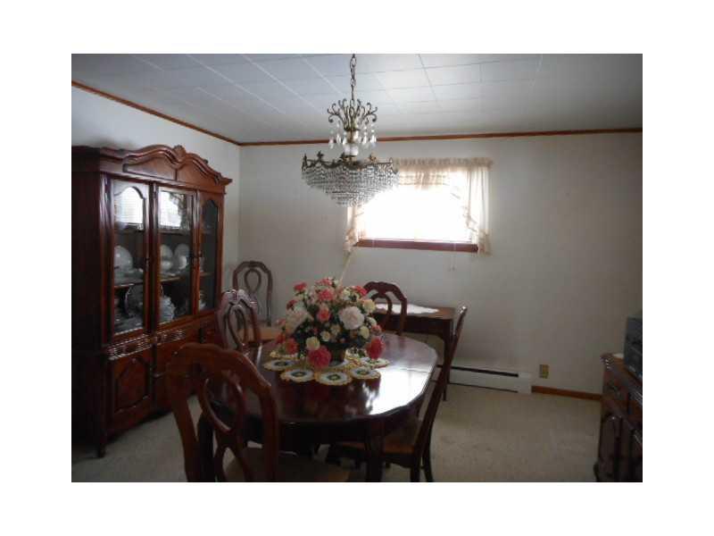 444 Royal Road Chestnut Ridge, PA 15422 - Photo 8 of 25 Dining Room.