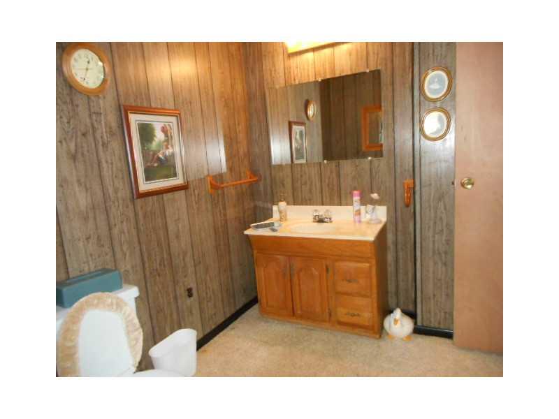 444 Royal Road Chestnut Ridge, PA 15422 - Photo 10 of 25 Full Bath.