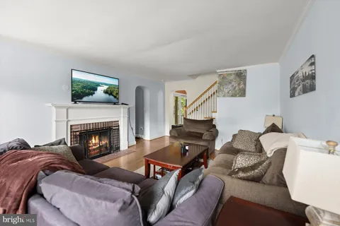 $6,000 | 4812 7th Street North, Arlington, VA 22203