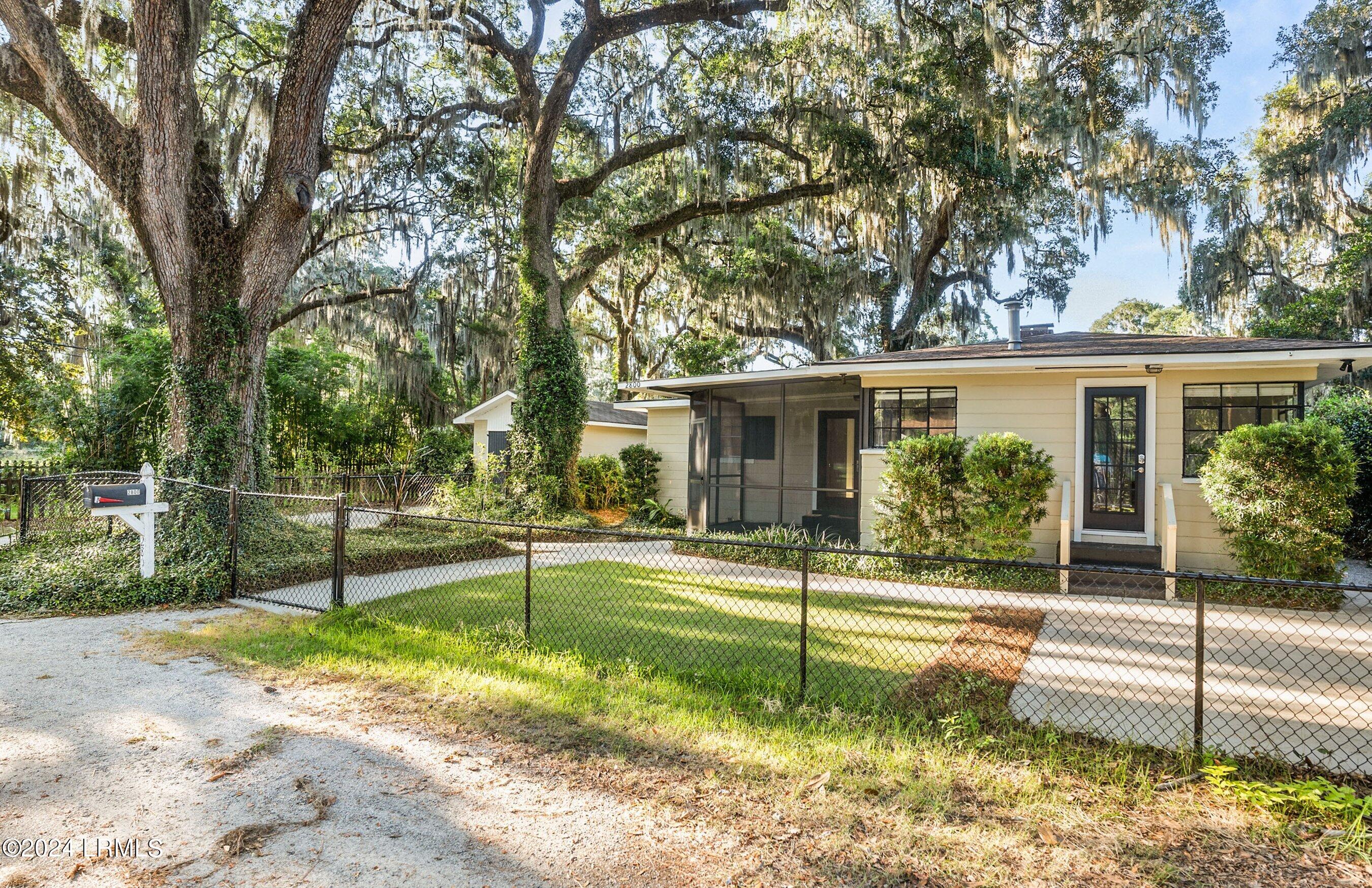 2800 Mossy Oaks Road Beaufort, SC 29902 - Photo 3 of 48 DSC02539-183-1.jpg-SMALL