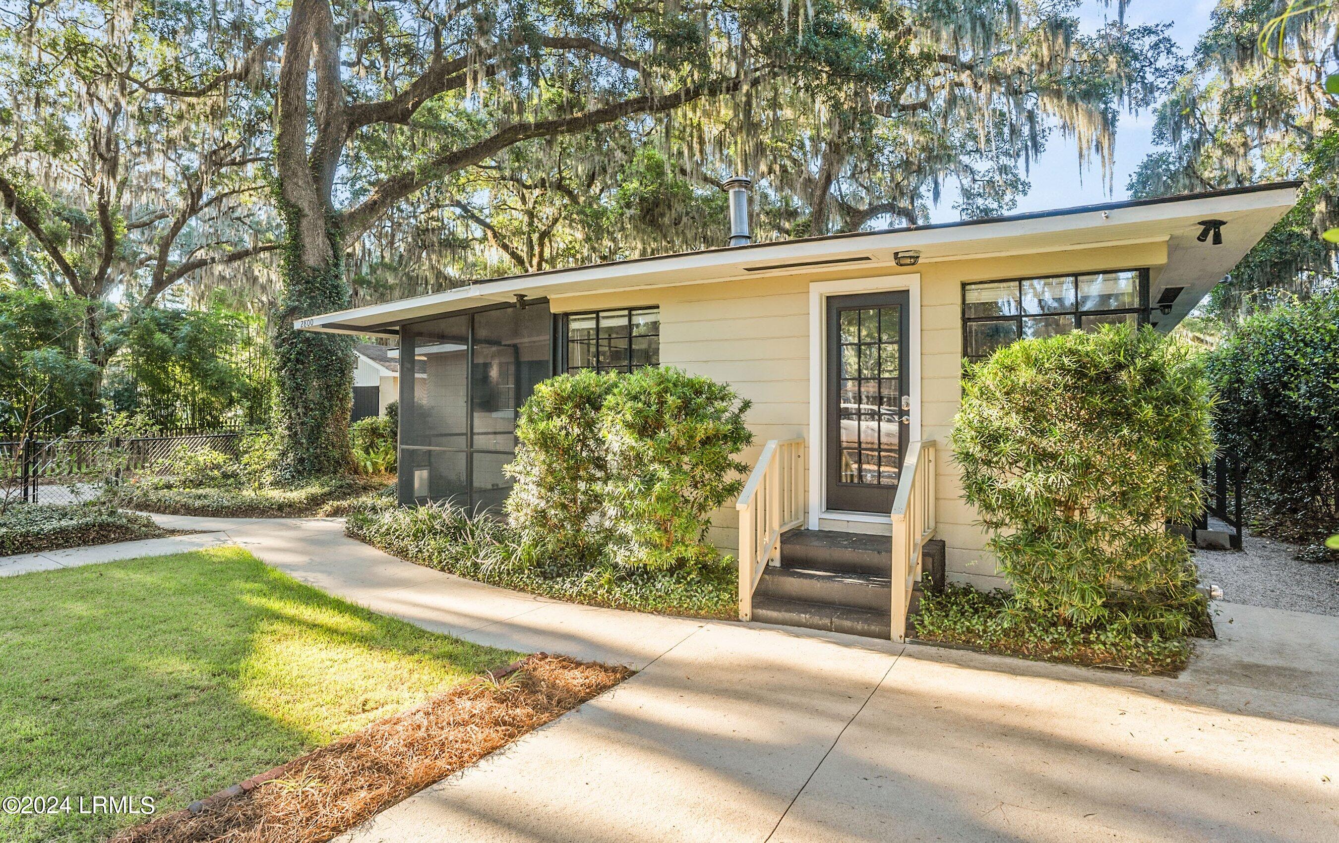 2800 Mossy Oaks Road Beaufort, SC 29902 - Photo 5 of 48 DSC02484-133-1.jpg-SMALL