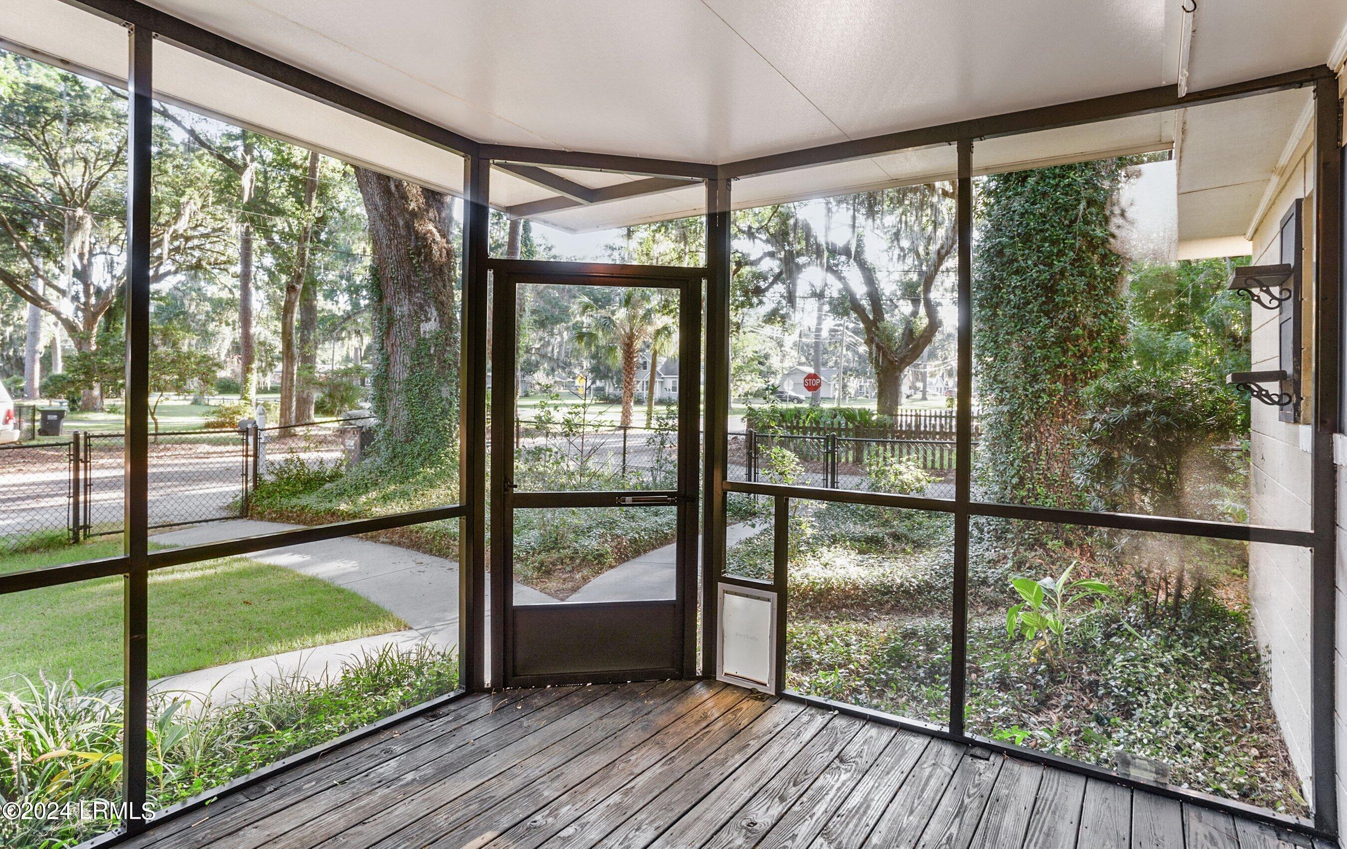 2800 Mossy Oaks Road Beaufort, SC 29902 - Photo 6 of 48 DSC02466-120-1.jpg-SMALL
