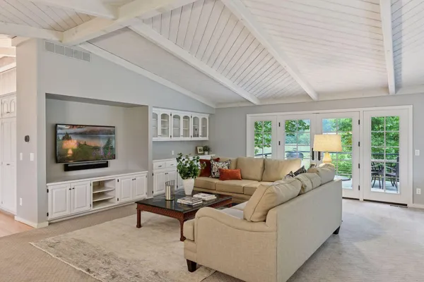 $1,695,000 | 461 Peavey Lane, Wayzata, MN 55391