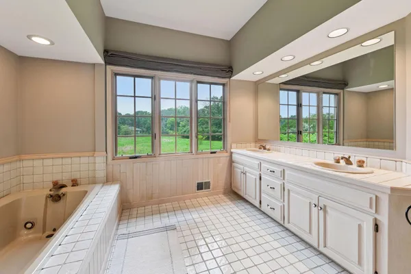 $1,695,000 | 461 Peavey Lane, Wayzata, MN 55391