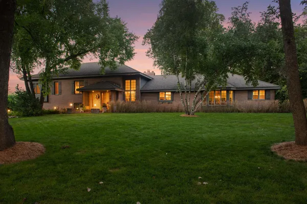 $1,695,000 | 461 Peavey Lane, Wayzata, MN 55391
