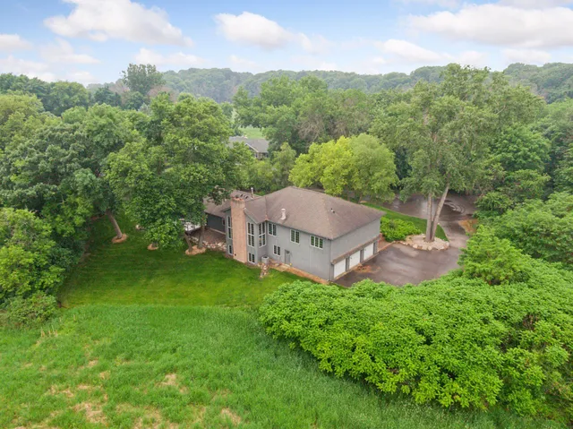 $1,775,000 | 461 Peavey Lane, Wayzata, MN 55391