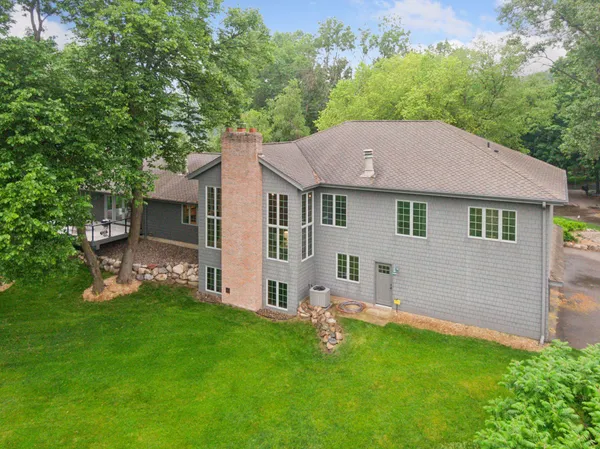 $1,695,000 | 461 Peavey Lane, Wayzata, MN 55391