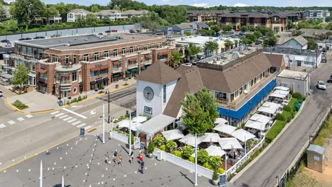 $1,695,000 | 461 Peavey Lane, Wayzata, MN 55391