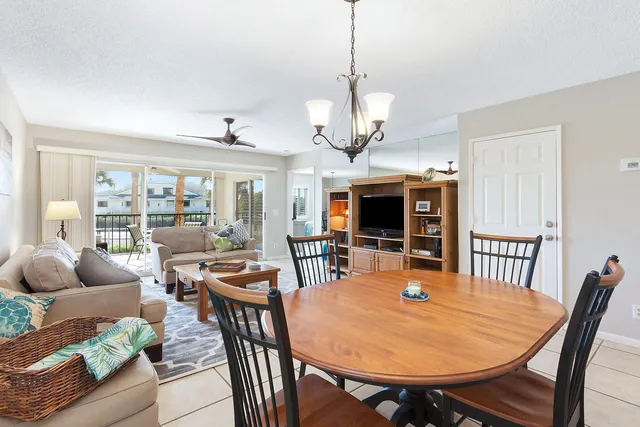 $2,500 | 275 Palm Avenue, Unit A201, Jupiter, FL 33477