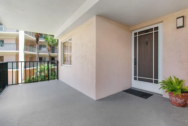 $2,500 | 275 Palm Avenue, Unit A201, Jupiter, FL 33477