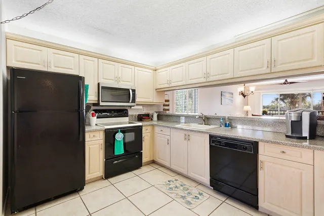 $2,500 | 275 Palm Avenue, Unit A201, Jupiter, FL 33477
