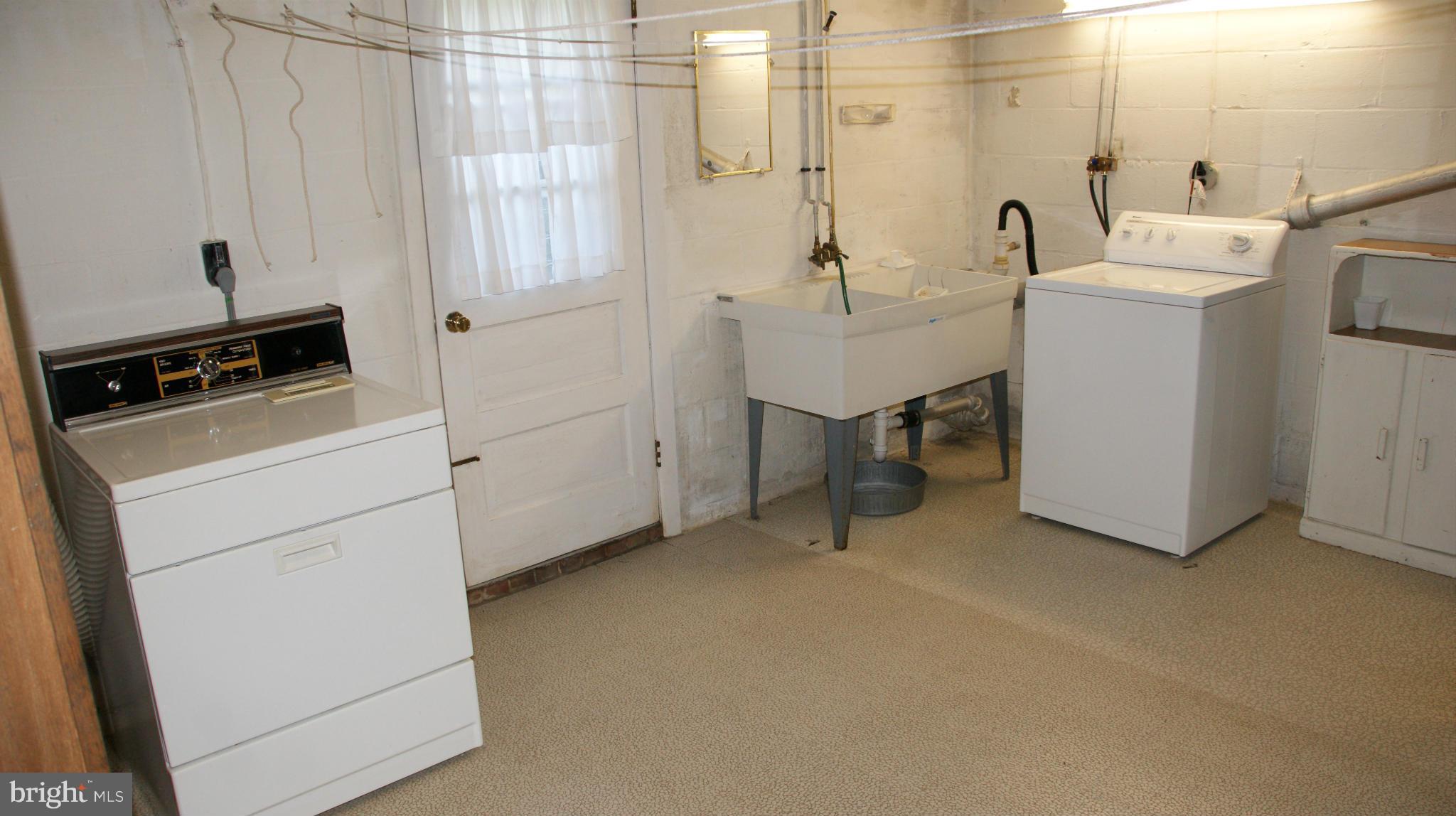 4901 Rollingtop Road Ellicott City, MD 21043 - Photo 14 of 15 Laundry Area