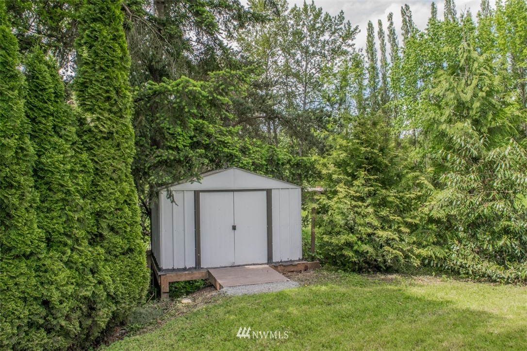 17916 Tester Road Snohomish, WA 98290 - Photo 27 of 28 a view of a backyard