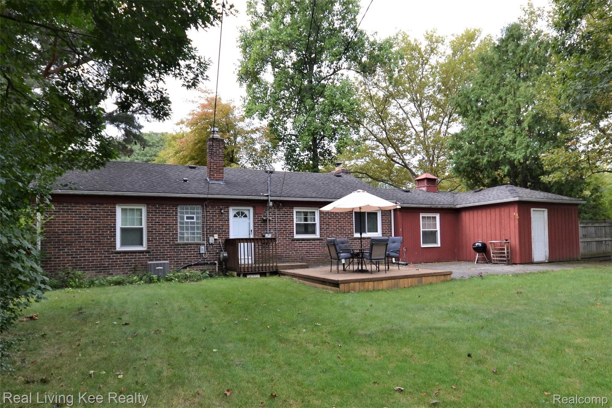 1813 Derby Road Birmingham, MI 48009 - Photo 3 of 26 Back Deck & Patio