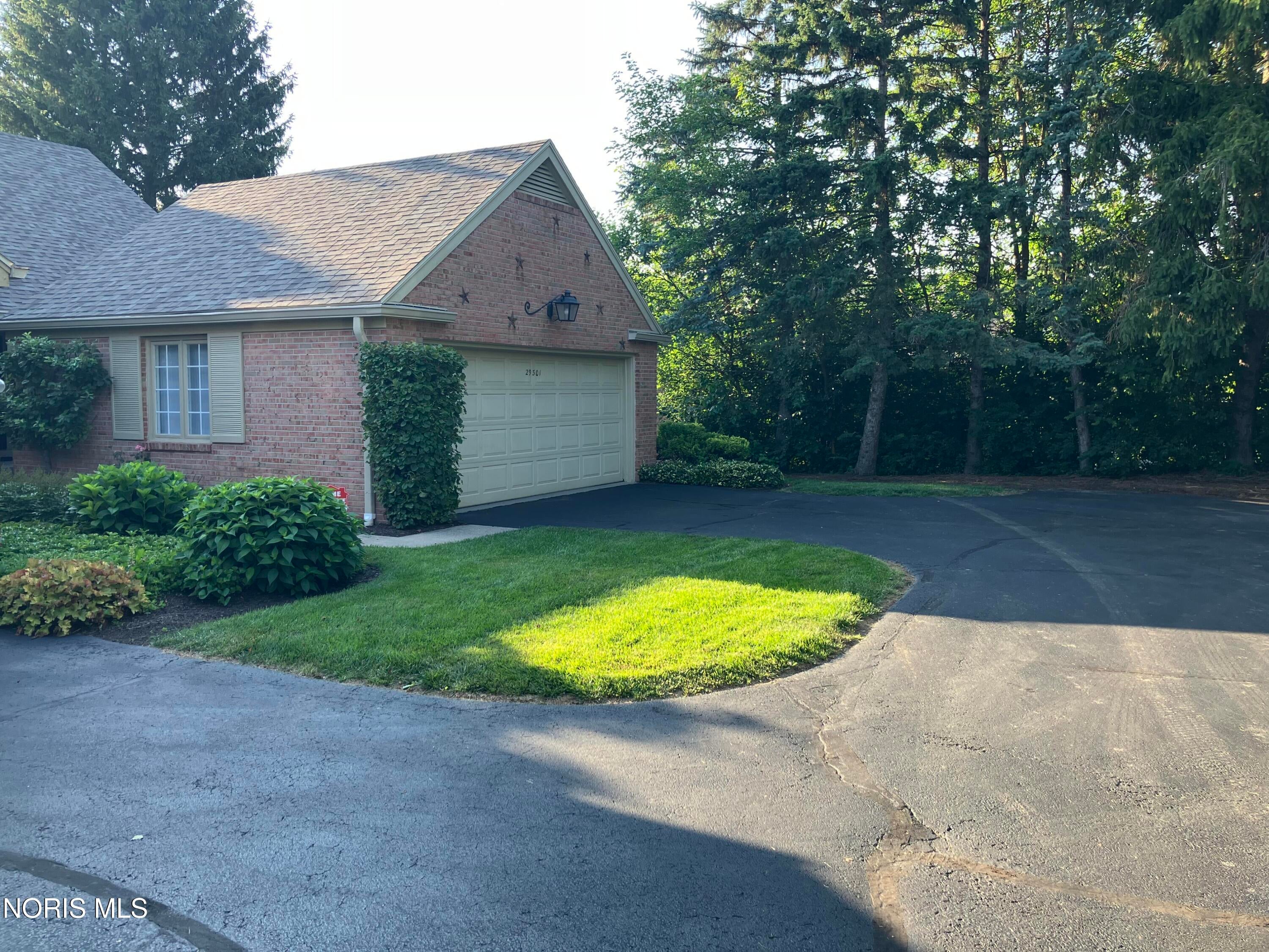 29301 Bates Road, Unit 29301 Perrysburg, OH 43551 - Photo 2 of 28 Gallery Image 2