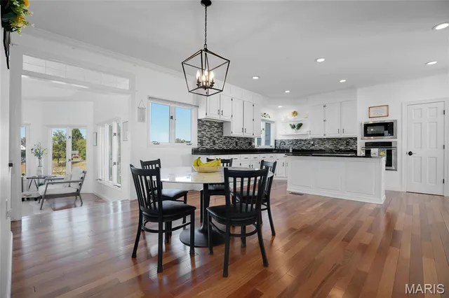 $1,085,000 | 50 Crocknaraw Lane, Weldon Spring, MO 63304