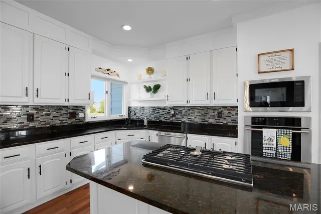 $1,085,000 | 50 Crocknaraw Lane, Weldon Spring, MO 63304