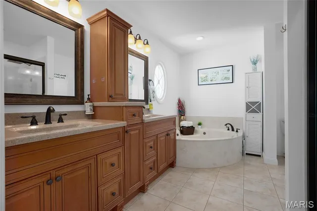 $1,085,000 | 50 Crocknaraw Lane, Weldon Spring, MO 63304