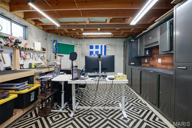 $1,085,000 | 50 Crocknaraw Lane, Weldon Spring, MO 63304