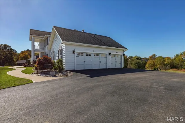 $1,085,000 | 50 Crocknaraw Lane, Weldon Spring, MO 63304