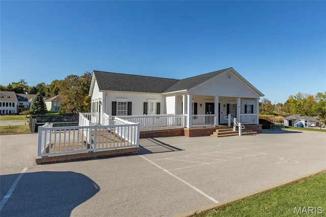 $1,085,000 | 50 Crocknaraw Lane, Weldon Spring, MO 63304