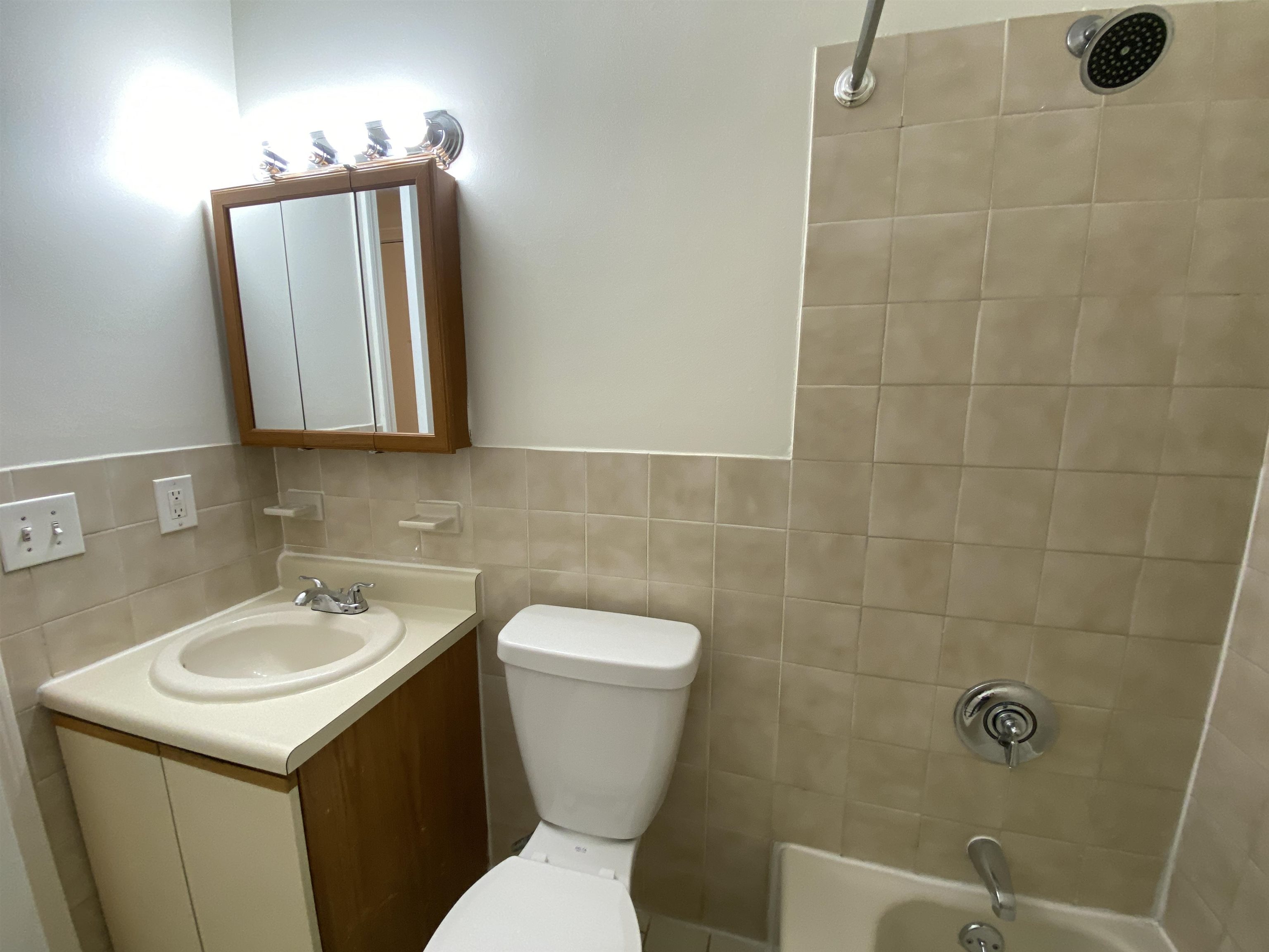 385 Huse Road, Unit 37 Manchester, NH 03103 - Photo 31 of 47 Gallery Image 31