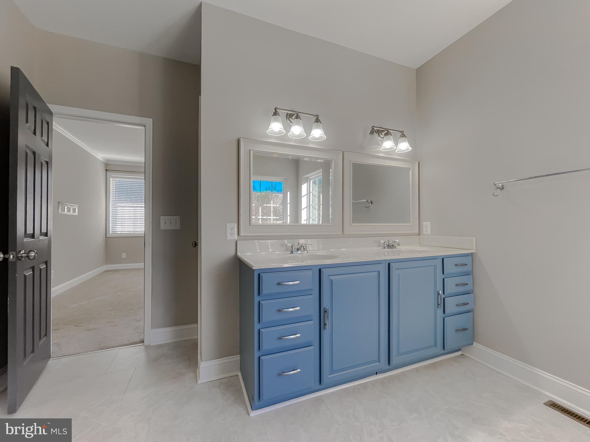 22030 Cartwright Road Leonardtown, MD 20650 - Photo 25 of 82 Primary bathroom