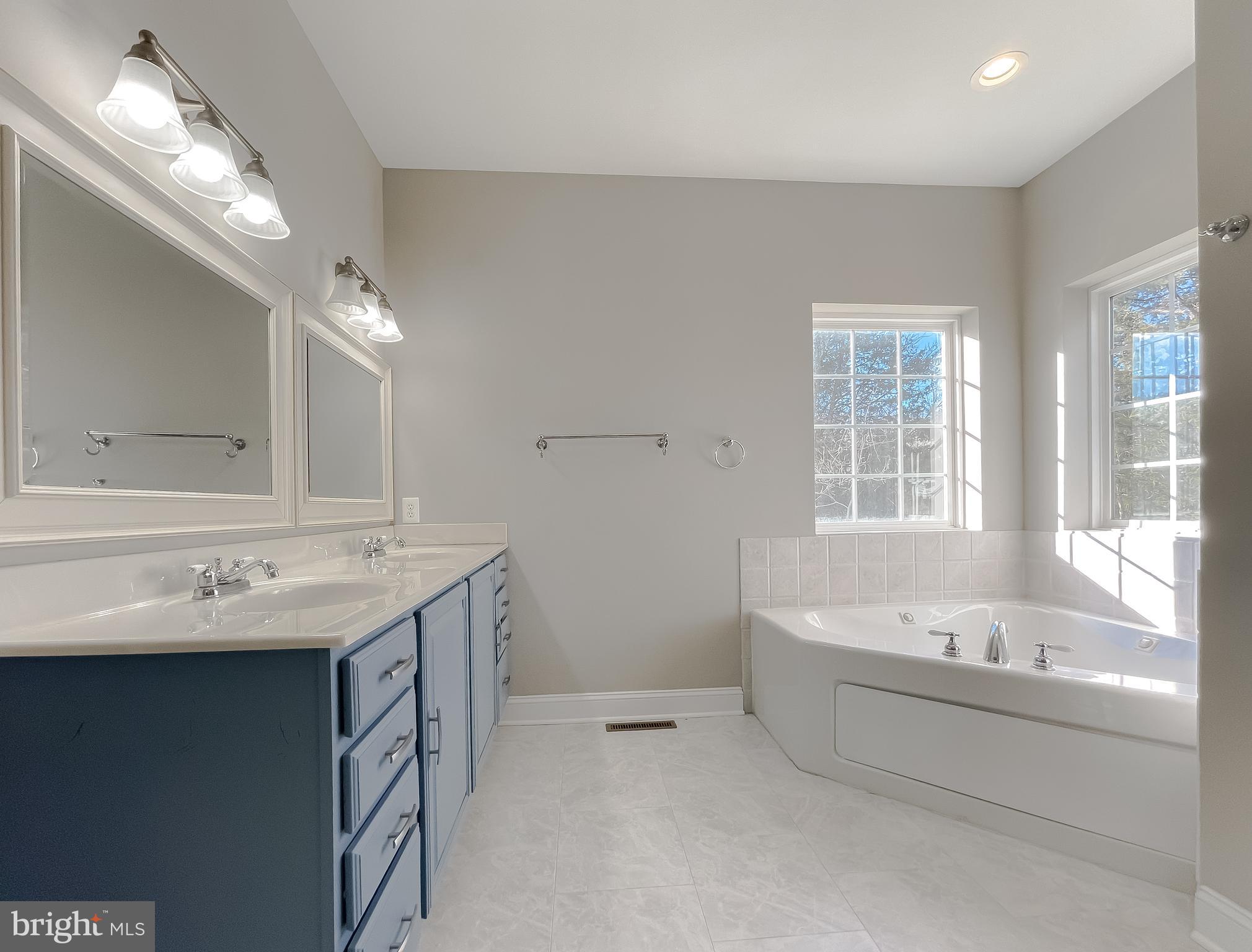 22030 Cartwright Road Leonardtown, MD 20650 - Photo 27 of 82 Primary bathroom