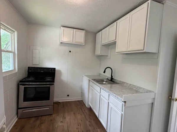 $850 | 532 Northwest Hampton Avenue Northwest, Aiken, SC 29801