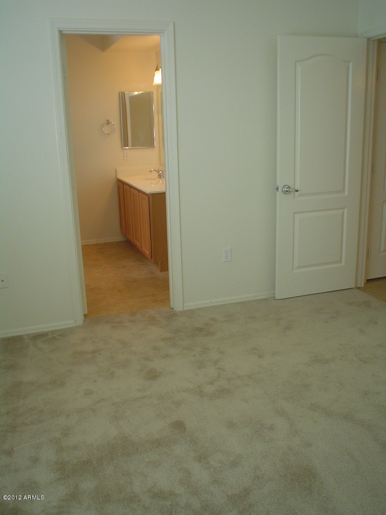 280 South Evergreen Road, Unit 1297 Tempe, AZ 85288 - Photo 8 of 33 2nd floor bed and bath