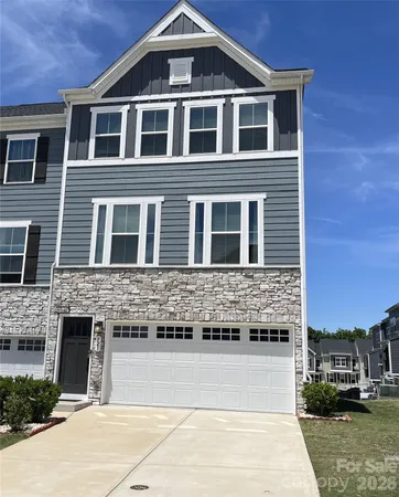 $454,900 | 921 Portrush Lane, Tega Cay, SC 29708