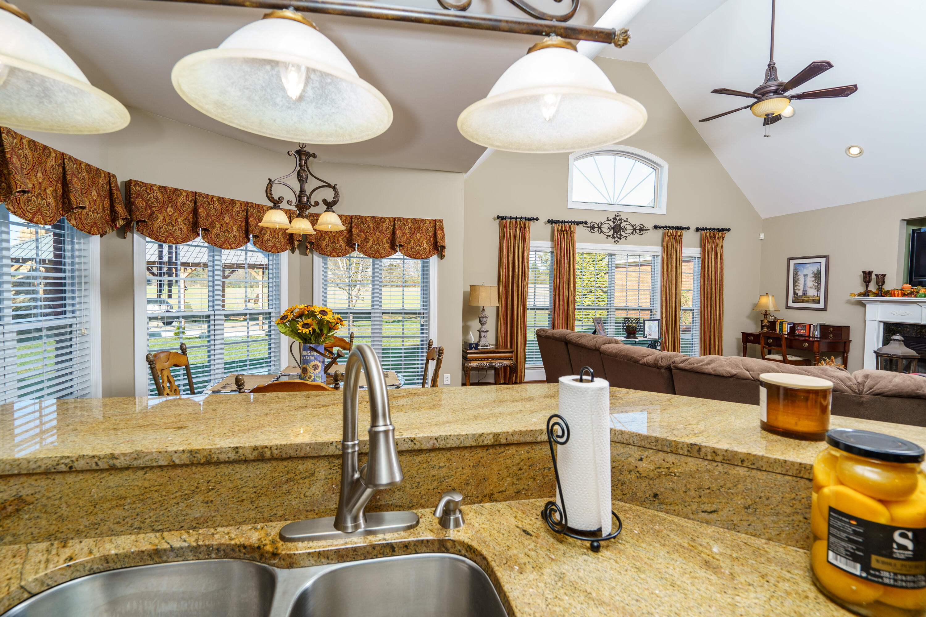 268 Peavine Road Ringgold, GA 30736 - Photo 34 of 67 Kitchen:Great Room