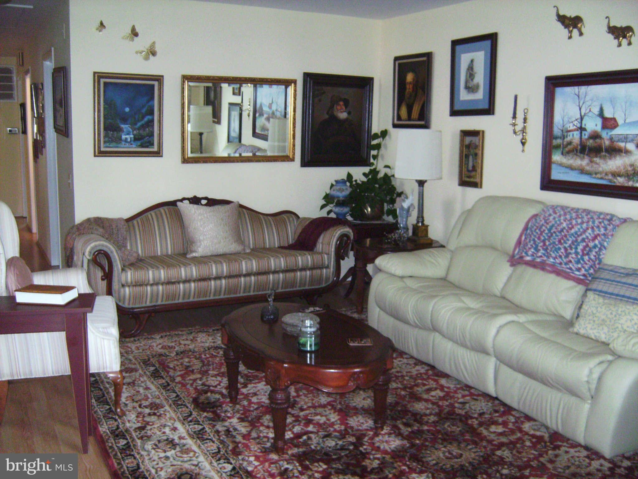 7068 Catalpa Road Frederick, MD 21703 - Photo 9 of 22 Living Room
