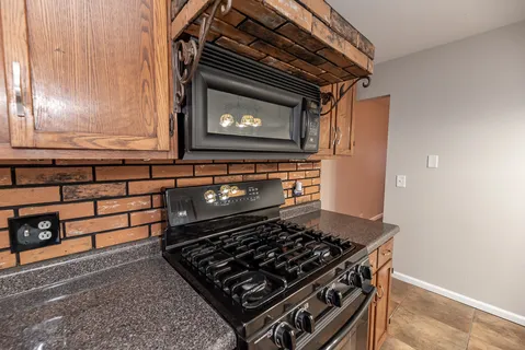$329,000 | 67 Honeysuckle Drive, Crystal Lake, IL 60014