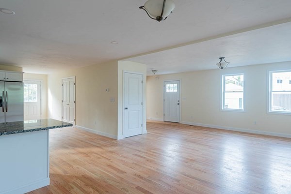 15 Pequot Road Weymouth, MA 02191 - Photo 4 of 27 Gallery Image 4