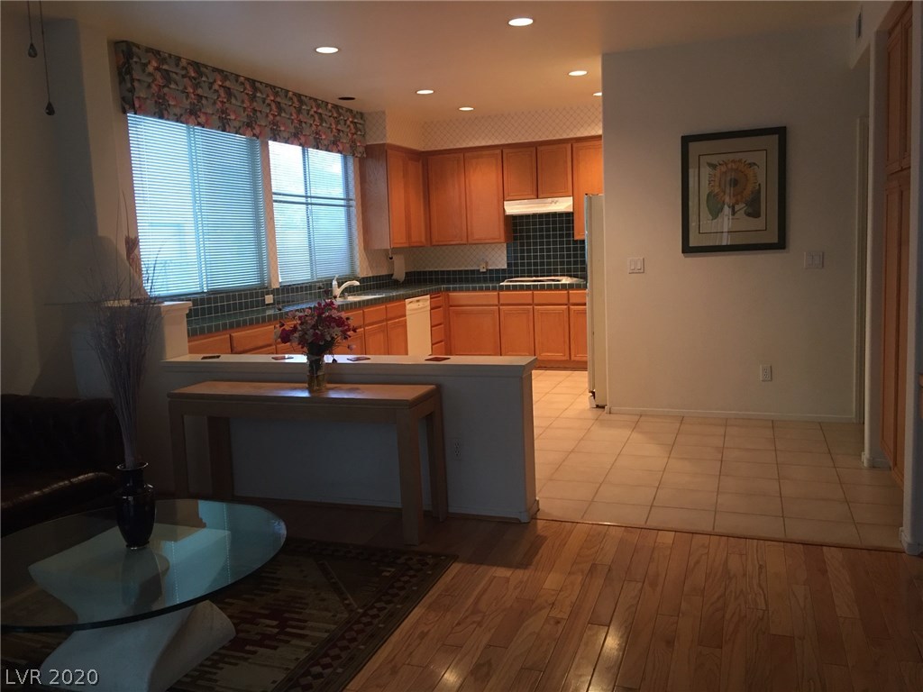 8327 San Ramon Drive Las Vegas, NV 89147 - Photo 15 of 46