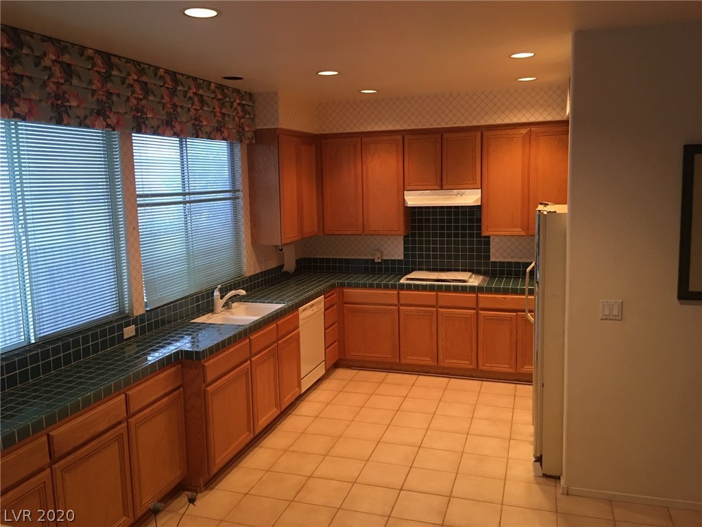 8327 San Ramon Drive Las Vegas, NV 89147 - Photo 16 of 46