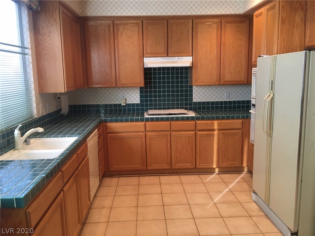 8327 San Ramon Drive Las Vegas, NV 89147 - Photo 20 of 46