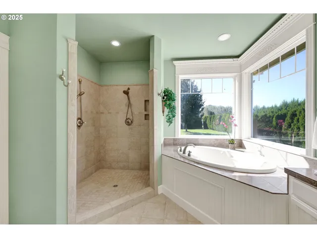 $1,500,000 | 2011 River Loop 1, Eugene, OR 97404