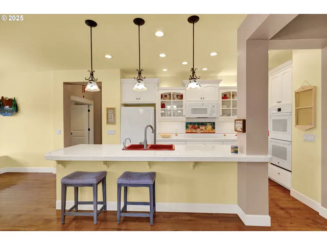 $1,500,000 | 2011 River Loop 1, Eugene, OR 97404