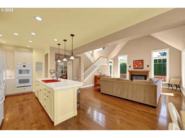 $1,500,000 | 2011 River Loop 1, Eugene, OR 97404