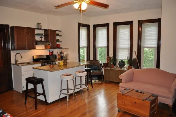 $1,700 | 111-113 Pleasant Street, Unit 1A, Ashland, MA 01721