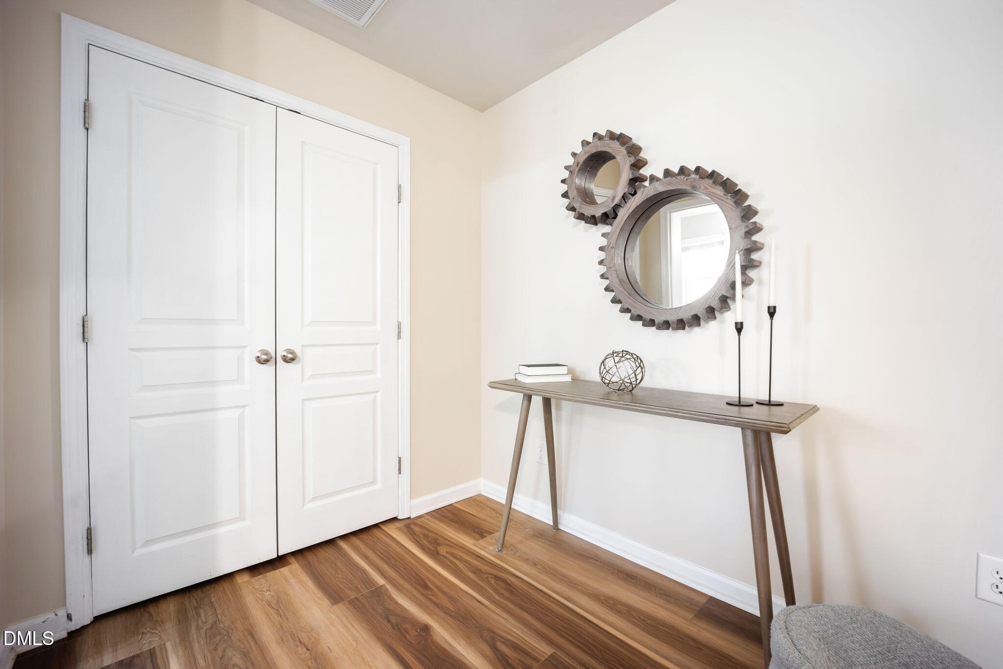 6206 Braidwood Court Raleigh, NC 27612 - Photo 10 of 49 10-web-or-mls-484A0857