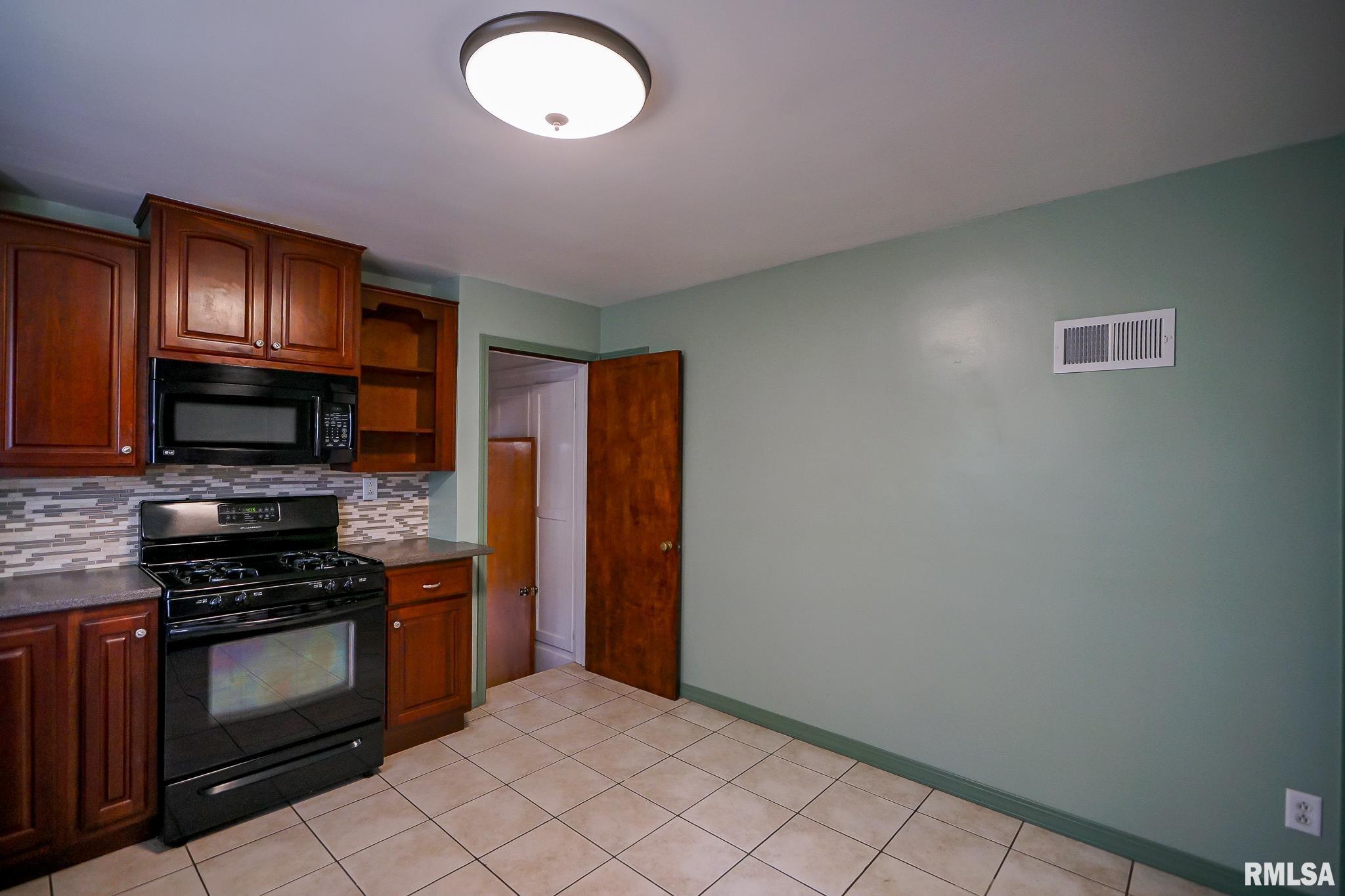 1634 West Alta Road Peoria, IL 61615 - Photo 17 of 63 Gallery Image 17