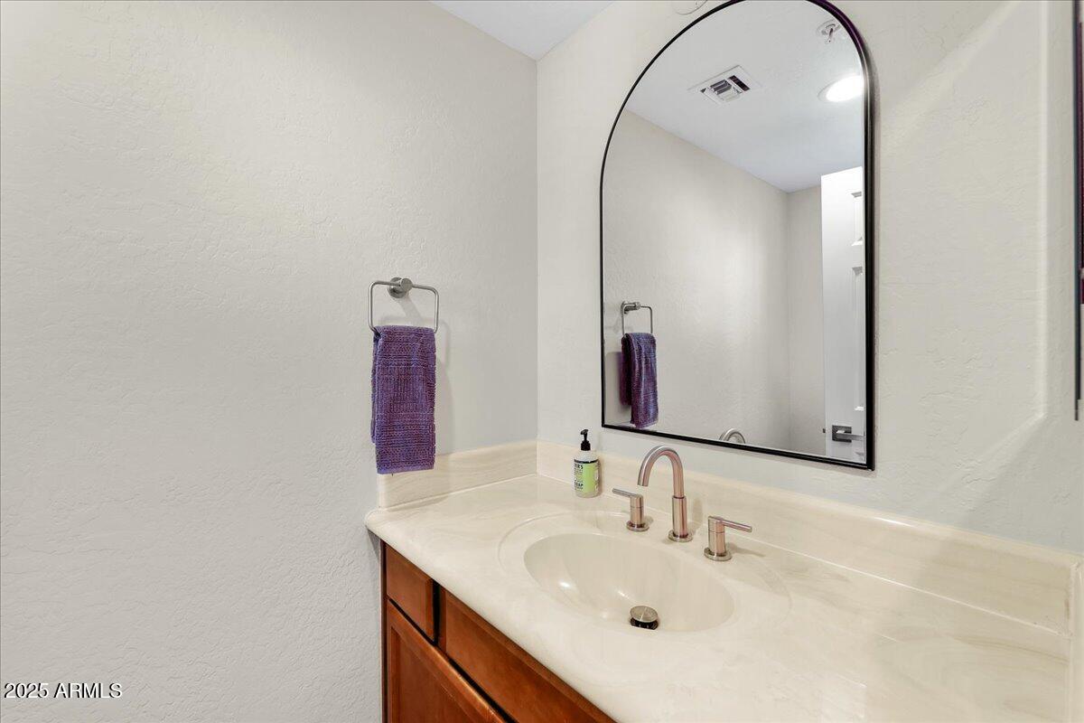 3935 East Rough Rider Road, Unit 1016 Phoenix, AZ 85050 - Photo 11 of 27 BR En-suite