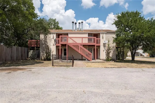 $1,025 | 211 Briarwood Drive, Unit A, Georgetown, TX 78628