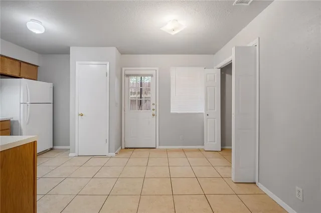 $1,025 | 211 Briarwood Drive, Unit A, Georgetown, TX 78628