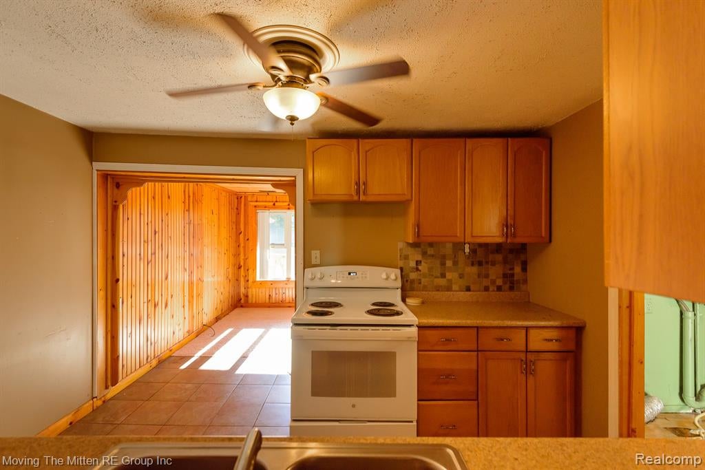 26247 Weigel Road New Boston, MI 48164 - Photo 8 of 30 Gallery Image 8
